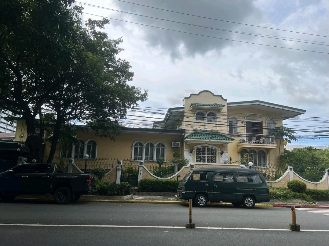 The Magallanes Village Heritage Residence