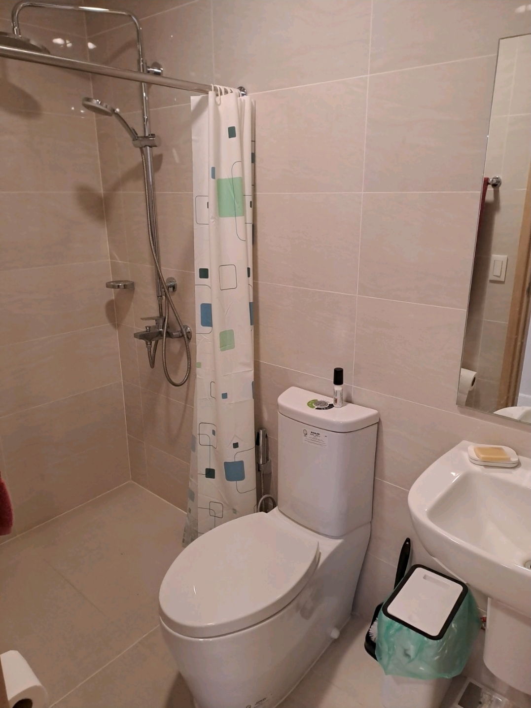Maid’s room toilet and bath