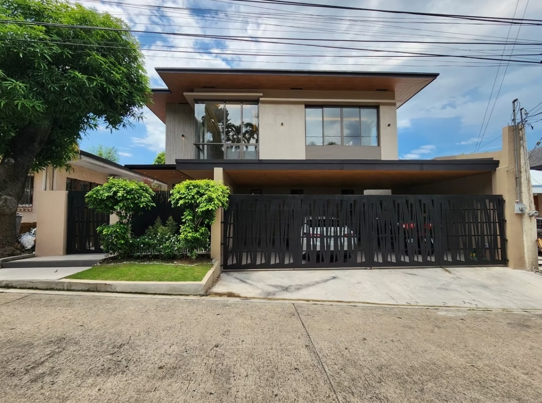 The BF Homes Contemporary Residence